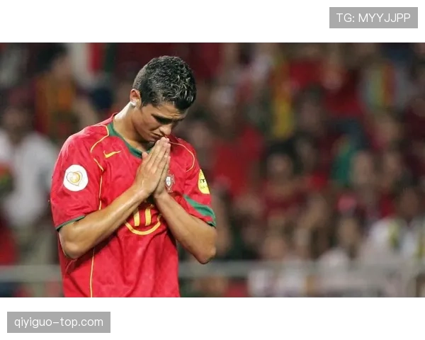 维尼修斯与梅西、C罗的球王差距解析：巅峰期数据与荣誉对比